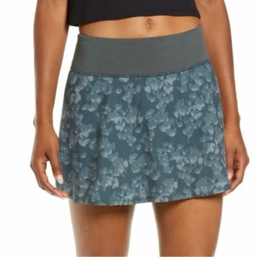 Zella Suns Out Greenwood Grey Mila Floral Pocket Women’s Mini Skort Size XS